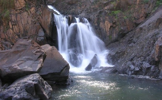 Burude Falls, Uttara Kannada (Karwar), Karnataka - Vushii.com